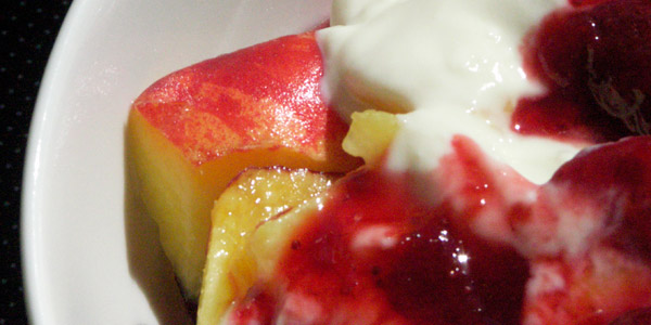 Joghurtos mézes gyümölcsök