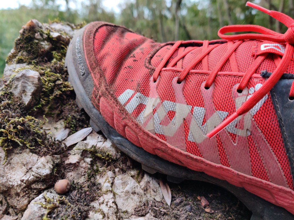 Nyolcadik futócipőm: Inov-8 Mudclaw 300&nbsp;(piros-fekete)